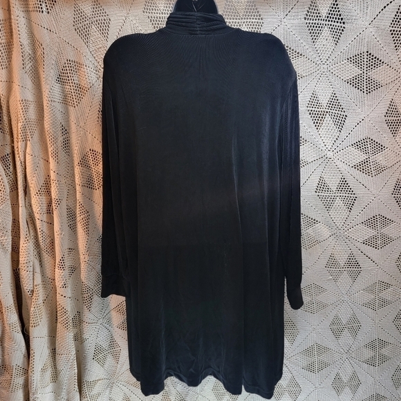 Vikki Vi size OX black long cover up. Open in front - Picture 5 of 10
